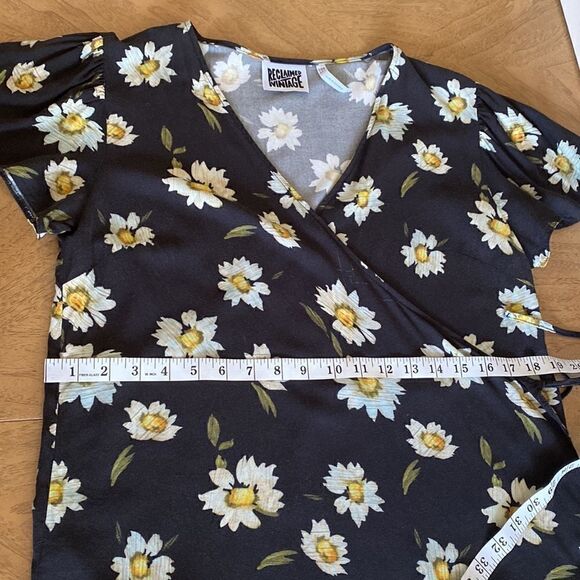 ASOS Reclaimed Vintage inspired mini wrap dress in daisy print Size 10 - Picture 10 of 14